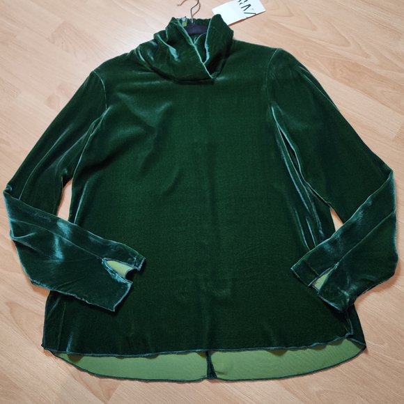 NWT Zara Silk Blend Green Velvet Long Sleeve High Neck Top Size Small - Picture 1 of 16